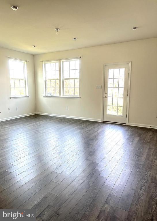 Building Photo - 121 Mazzeo Dr