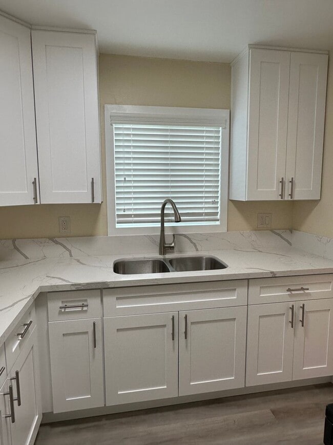 Building Photo - 317 Richfield Ave