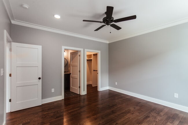 Building Photo - 132 Flint St