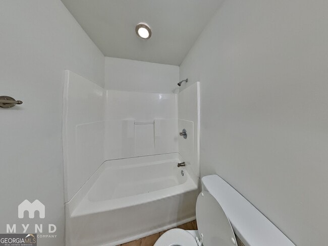 Building Photo - 1963 Whitehall Forest Ct SE