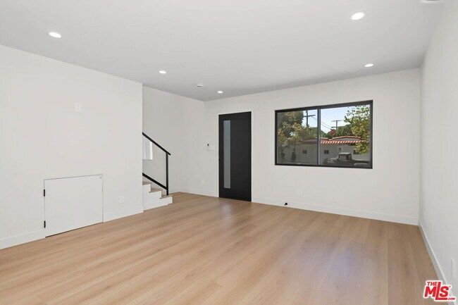 Building Photo - 5843 Whitworth Dr
