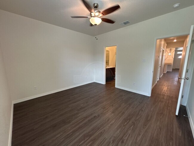 Building Photo - 5112 Rose Gdn Lp