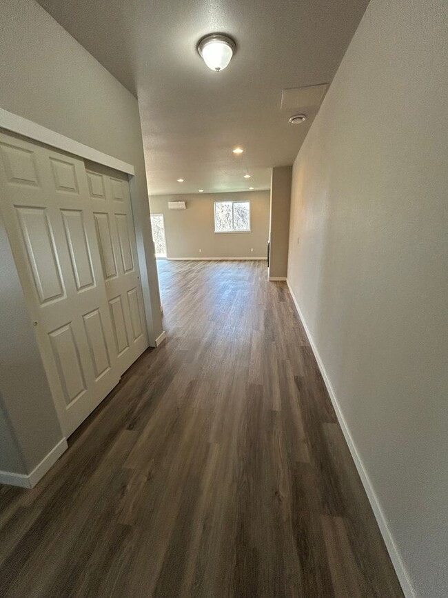 Building Photo - Beautifully Furnished Brand New 5 Bedroom ...