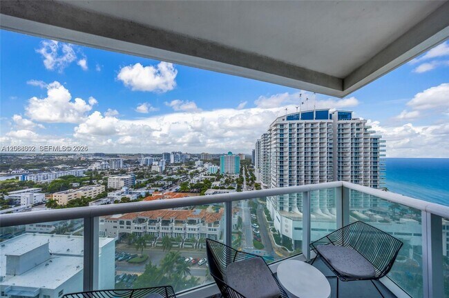 Building Photo - 3101 Bayshore Dr