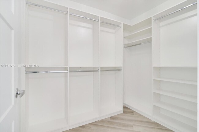 Building Photo - 2100 S Ocean Ln