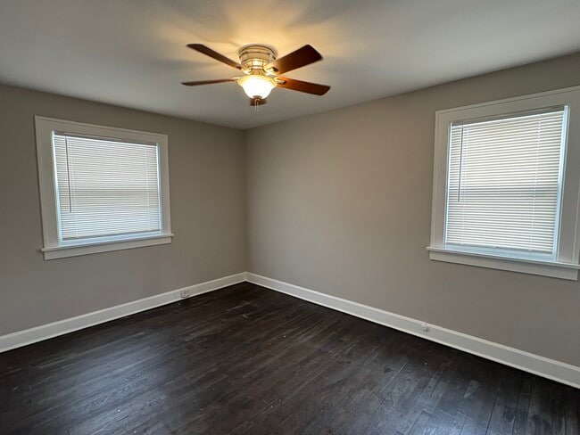 Building Photo - 17407 Woodbury Ave