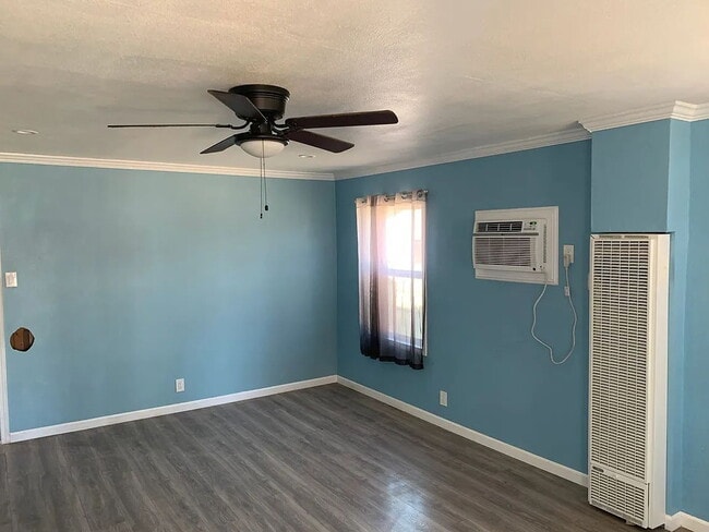 Building Photo - "Charming 2-Bedroom Retreat in Beautiful Bakersfield – Your Cozy Haven Awaits!"