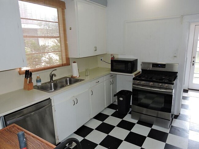 Building Photo - Garden District Home for Lease