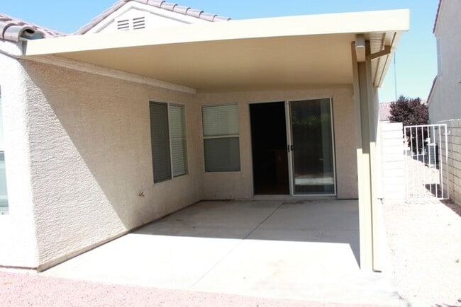 Building Photo - Great 1 story home, 3brs, 2bth, 2cg