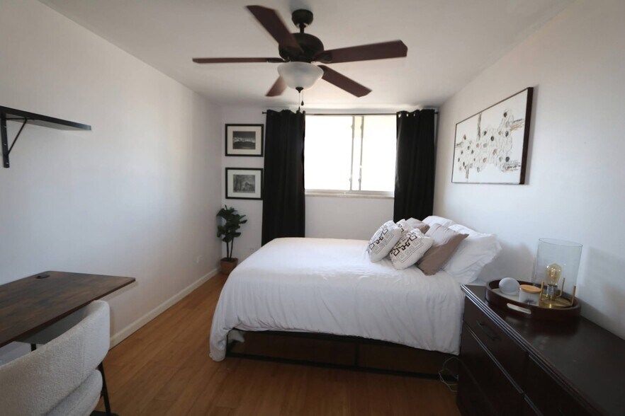 Building Photo - 937 N Clarkson St