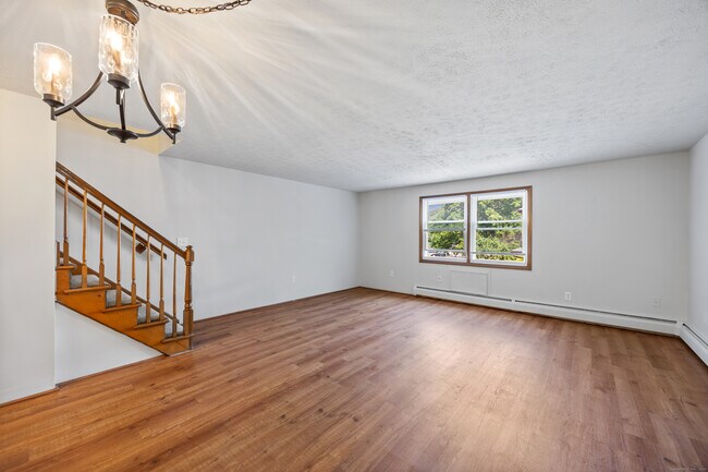 Building Photo - 64 Nutmeg Dr