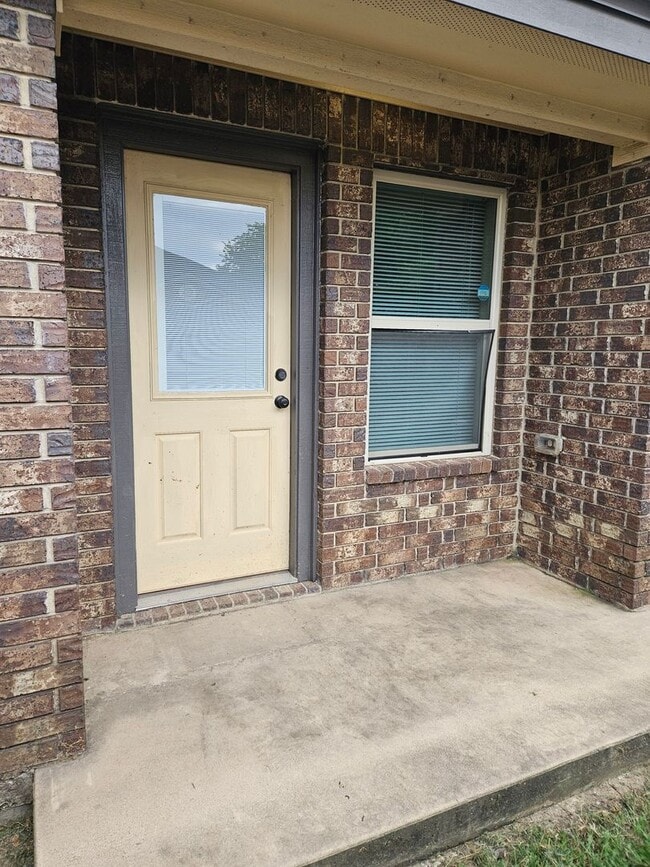Building Photo - SLADECEK DUPLEX