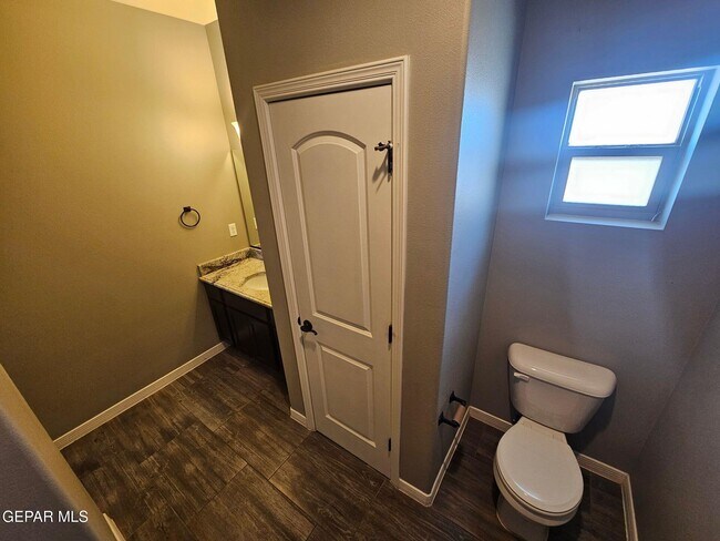 Building Photo - 13470 Selby St