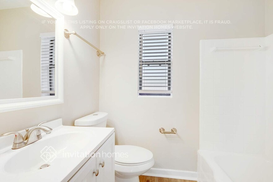 Building Photo - 4025 Loys Dr