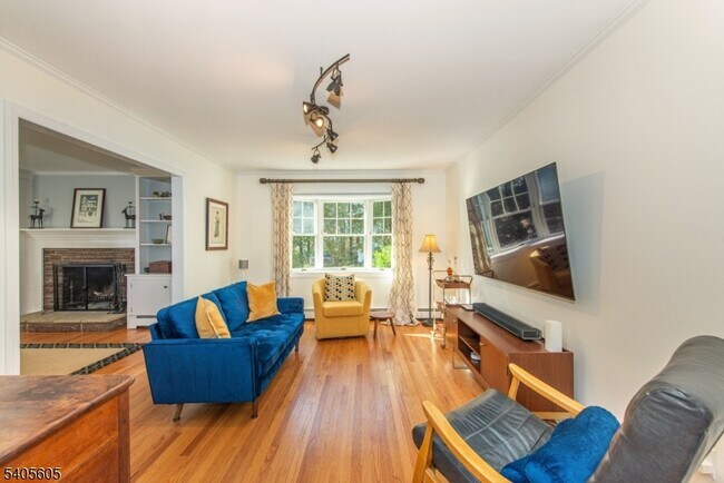 Building Photo - 237 Morris Ave