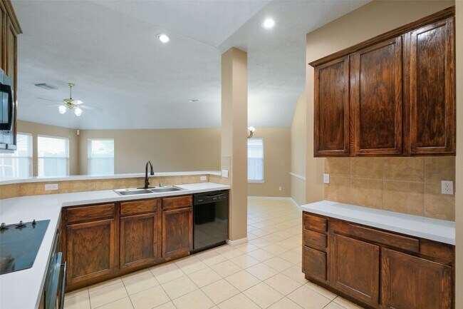 Building Photo - 2610 Easton Springs Ct