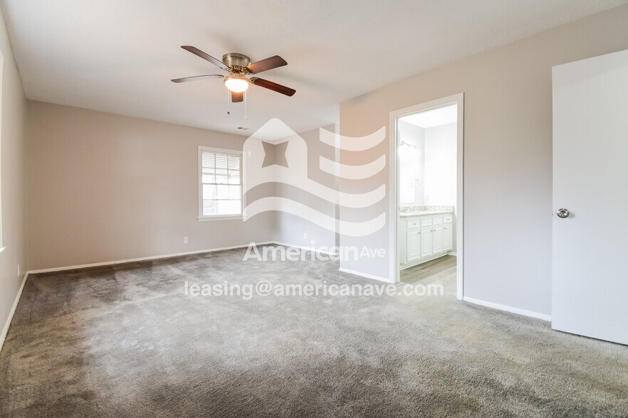 Building Photo - 5614 Grove Ave