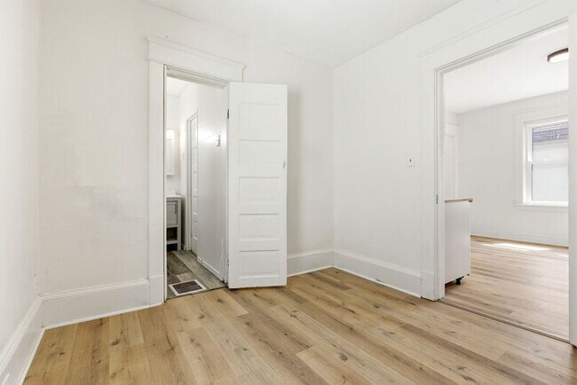 Building Photo - 2935 E 121st St