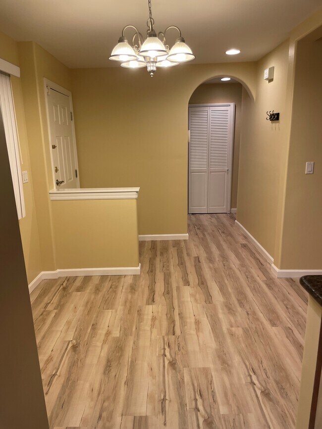 Building Photo - 5055 Collwood Blvd