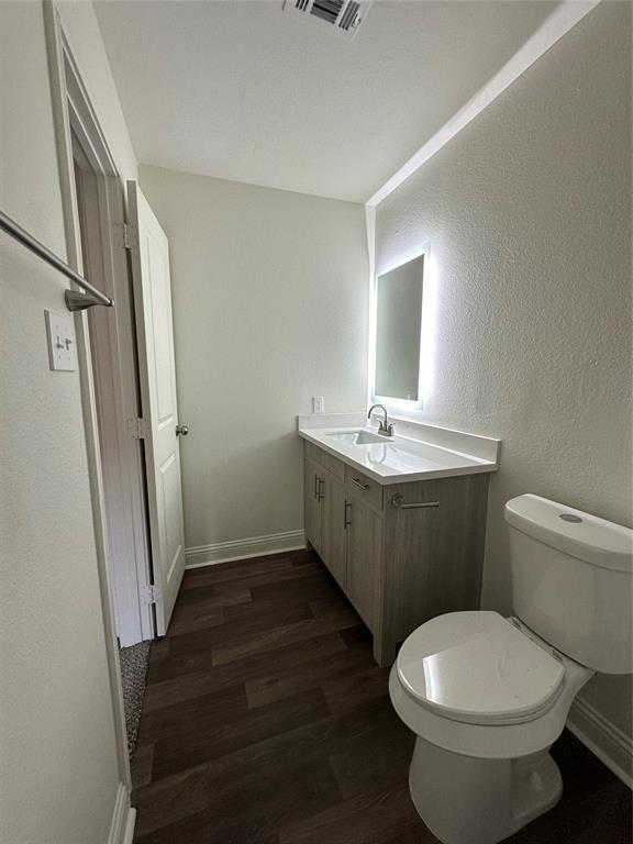 Building Photo - 8003 Woodway Dr