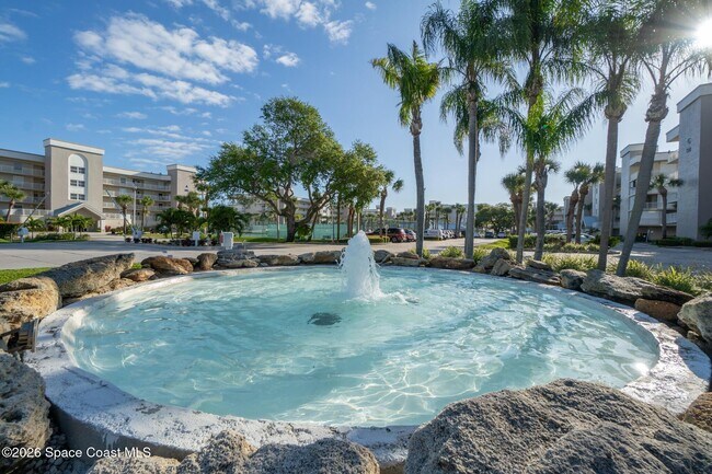 Building Photo - 601 Shorewood Dr