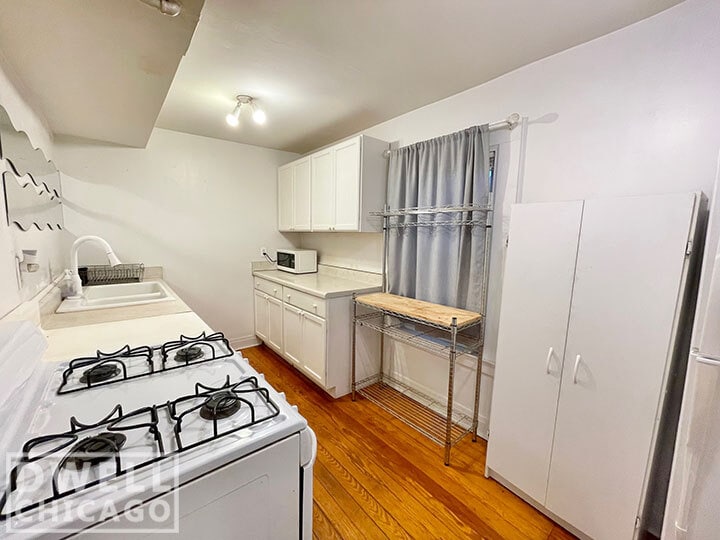 Building Photo - 1809 W Wabansia Ave