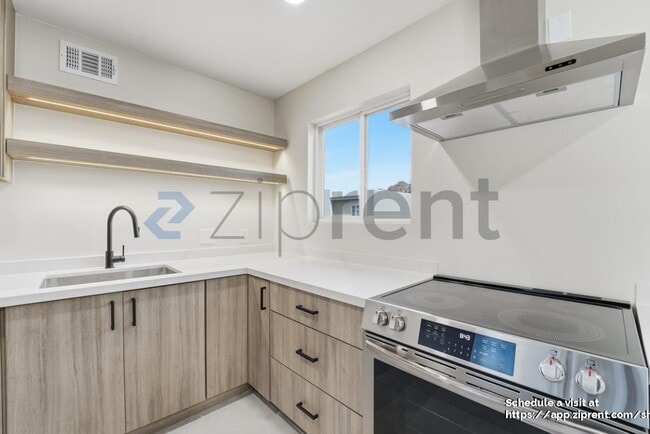 Building Photo - 4142 E Calle Redonda