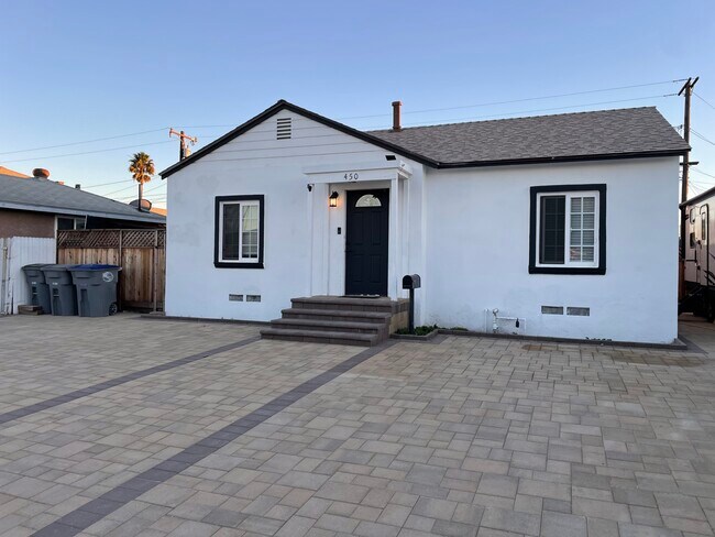 Primary Photo - 450 W Hemlock St