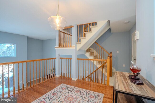 Building Photo - 128 S Barrow Pl