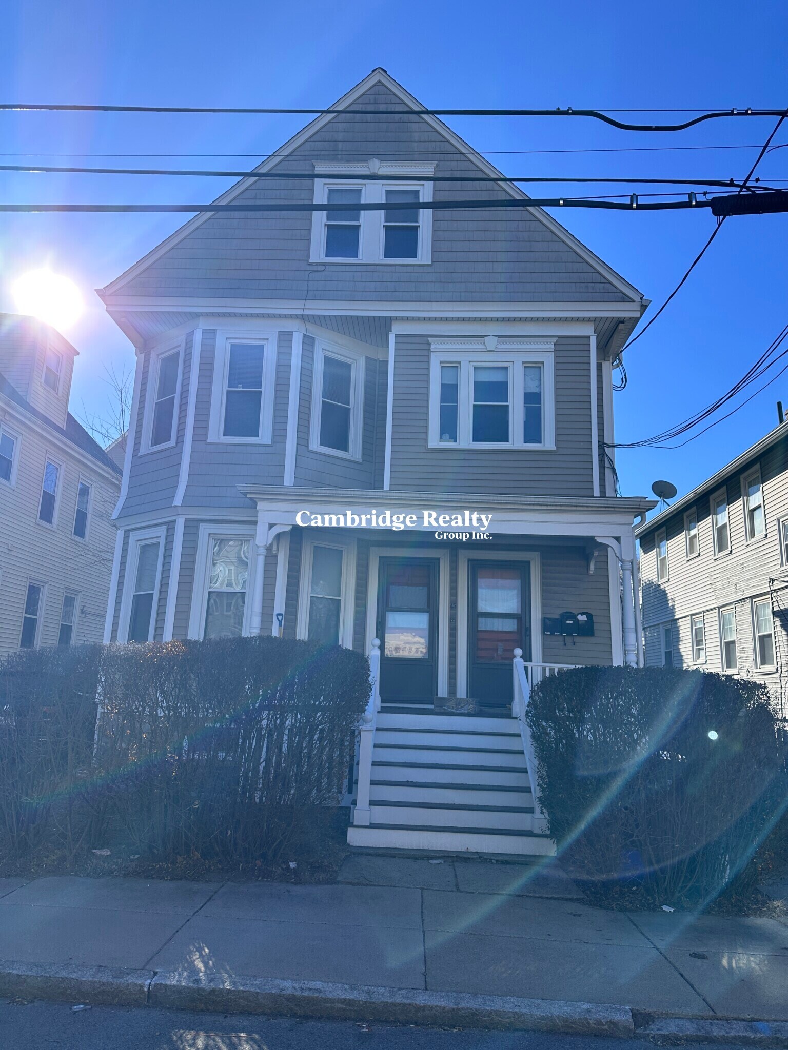 Building Photo - 45 Gardena St