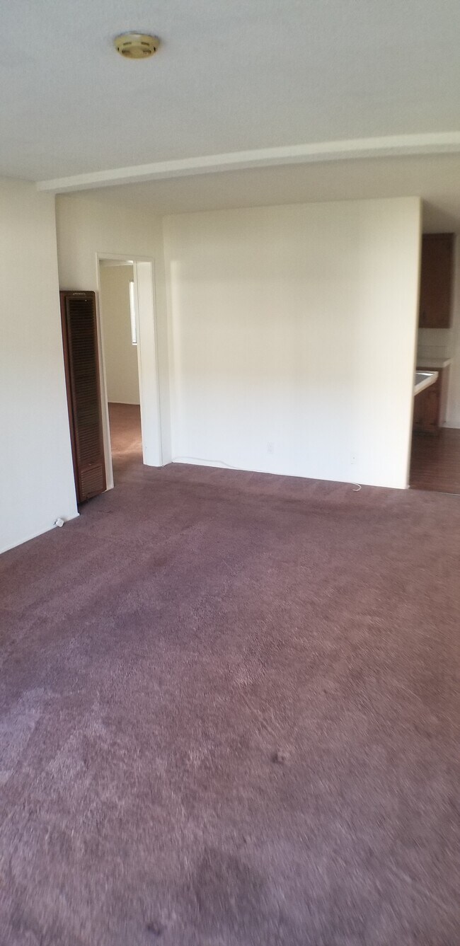 Building Photo - 134 Hurlbut St