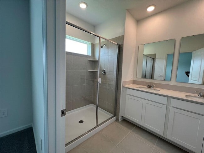 Building Photo - 3066 Chantilly Dr