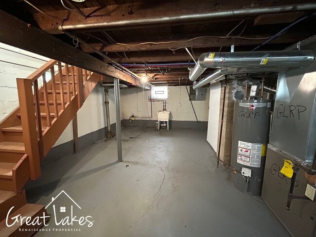 Building Photo - Charming 2 Bedroom 1 Bathroom now available for rent