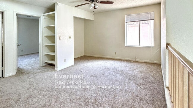 Building Photo - Spacious 4-Bedroom Home in a Great Locatio...