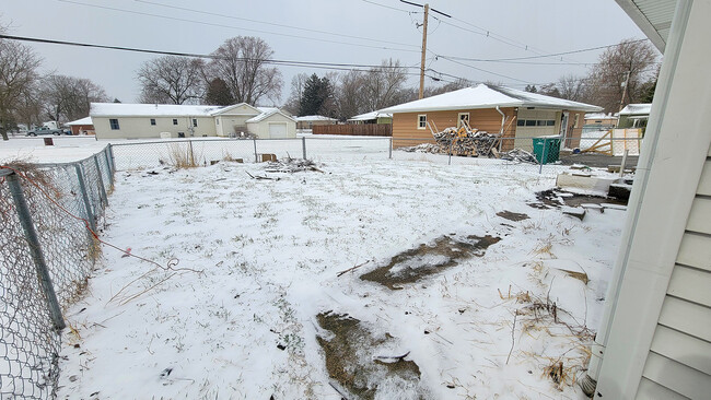 Building Photo - 2701 Wilshire Blvd