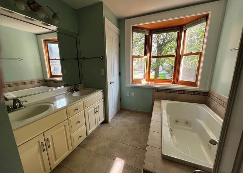 Building Photo - 151 Eagle St