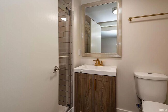 Building Photo - 4480 E Janet Dr