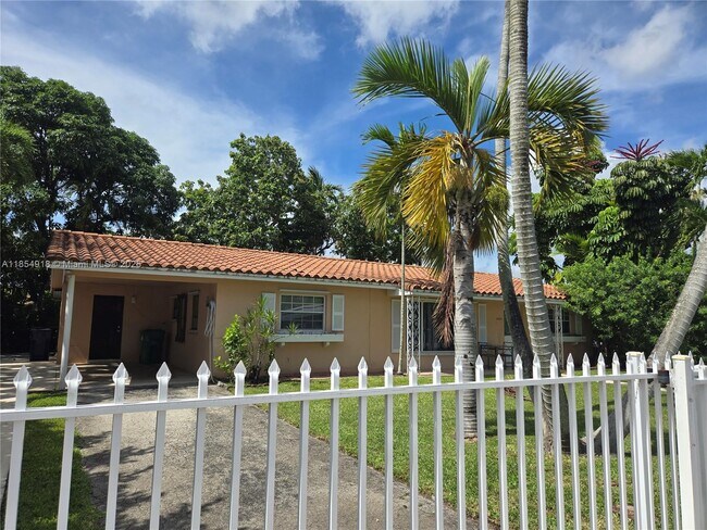 Building Photo - 10251 SW 13th St