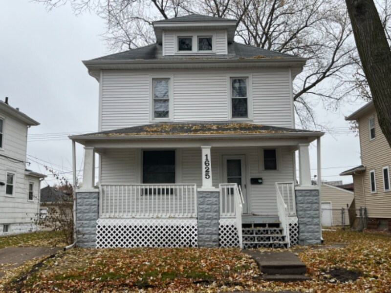 Building Photo - 1625 37th St