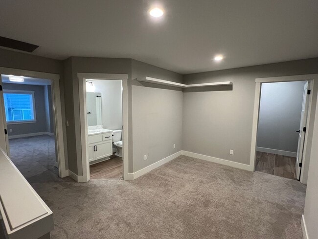 Building Photo - 11918 NE 108th St