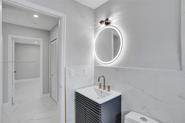 Building Photo - 5314 SW 140th Pl