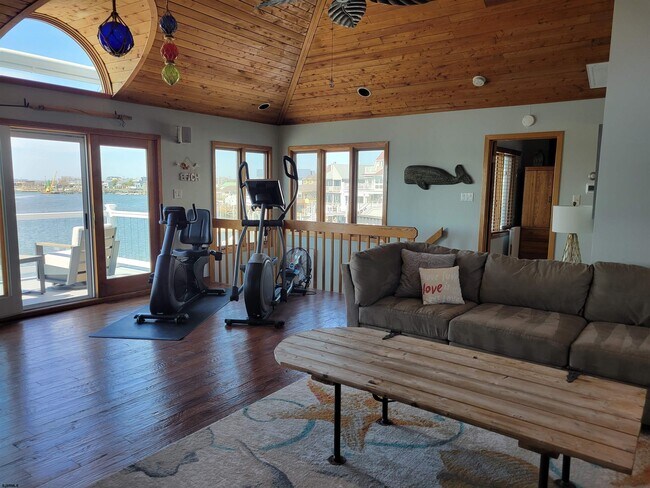 Building Photo - 8601 Fulton Ave