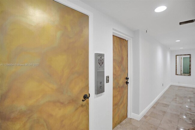 Building Photo - 406 Poinciana Island Dr