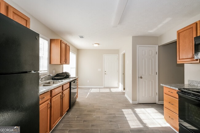 Building Photo - 65 Burdell Dr