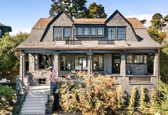 Primary Photo - Gorgeous Sausalito Grand Craftsman Home w/...