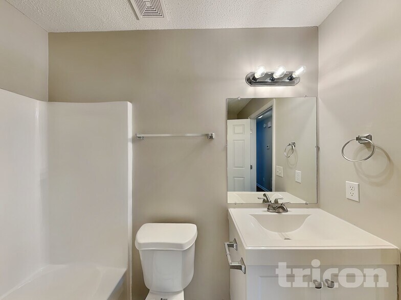 Building Photo - 108 Woodlands Village Dr