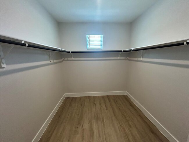 Building Photo - 7601 Bow Ct