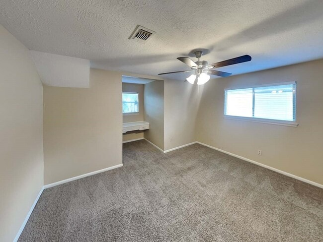 Building Photo - 5702 Kiowa Timbers Dr