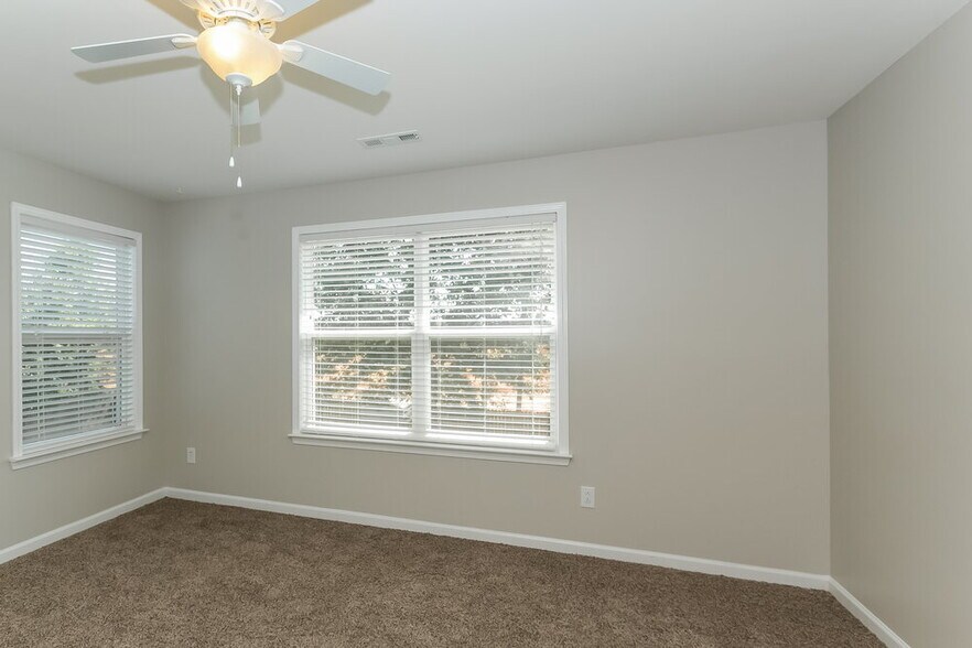 Building Photo - 30 Timber Ln