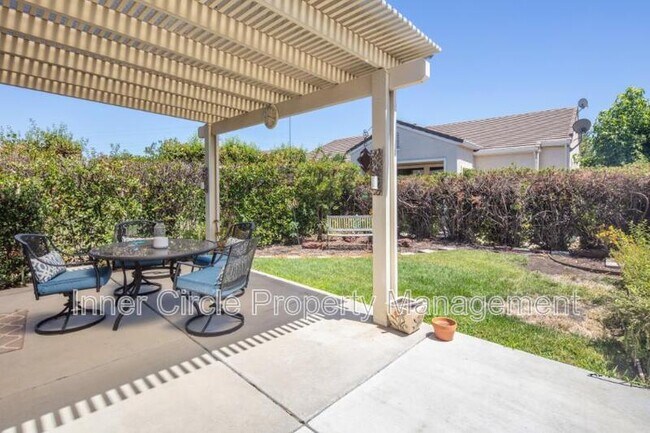 Building Photo - 310 Upton Pyne Dr